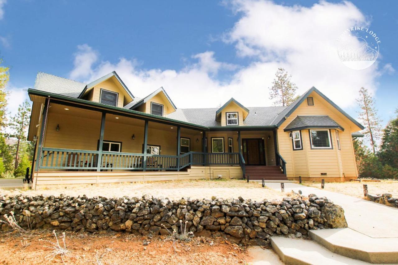 Moonrise Lodge - A Large Vacation Home In מריפוסה מראה חיצוני תמונה